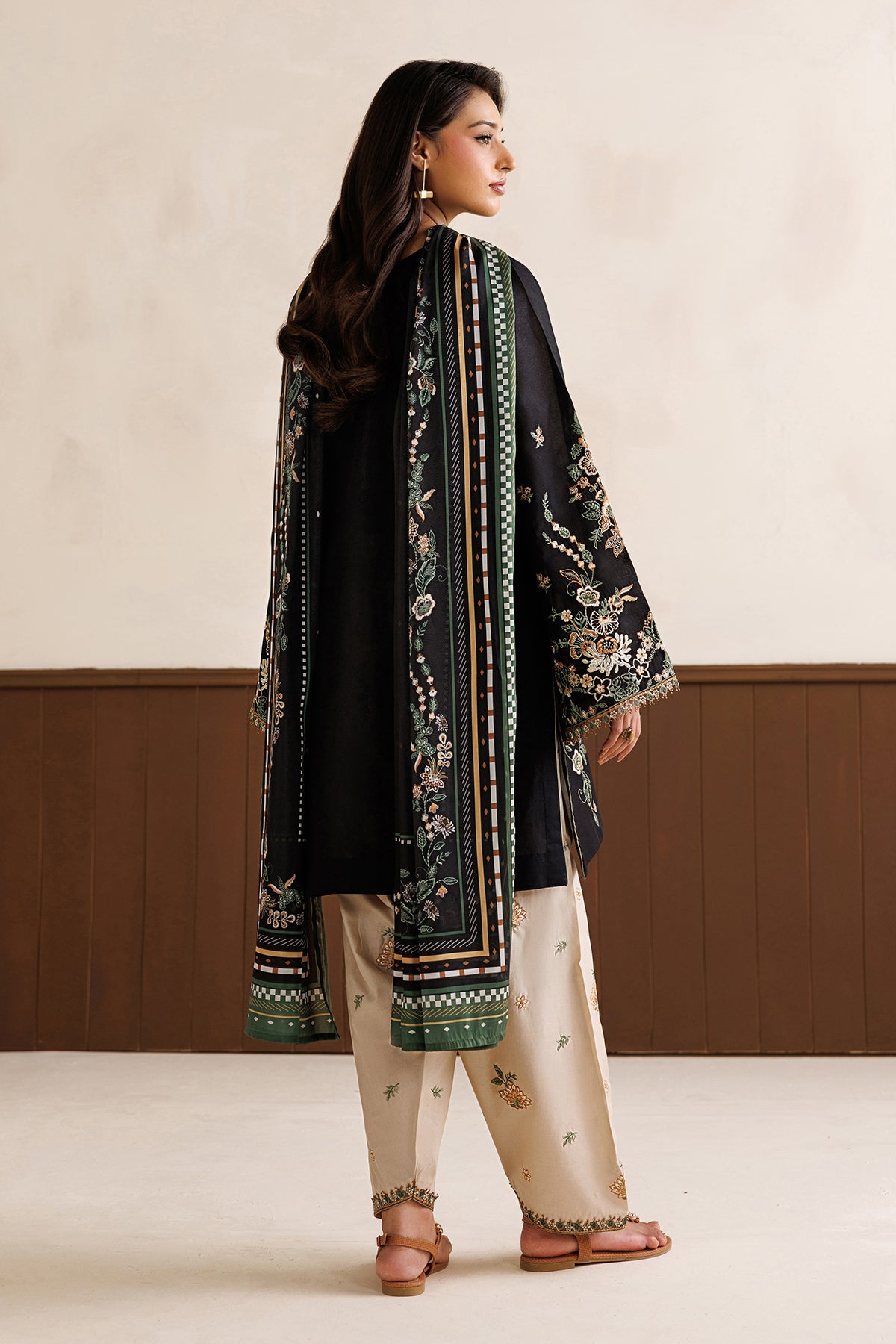 BAROQUE - 3PC DHANAK EMBROIDERED SHIRTEMBROIDERED TROUSER  PRINTED COURTRAI DUPATTA