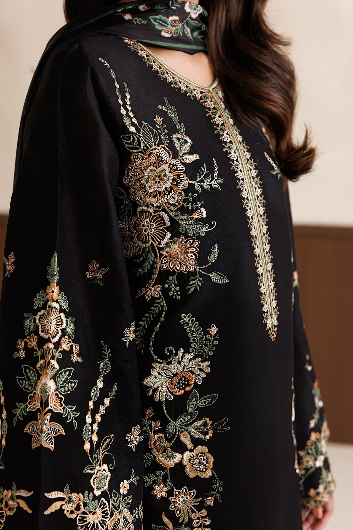 BAROQUE - 3PC DHANAK EMBROIDERED SHIRTEMBROIDERED TROUSER  PRINTED COURTRAI DUPATTA