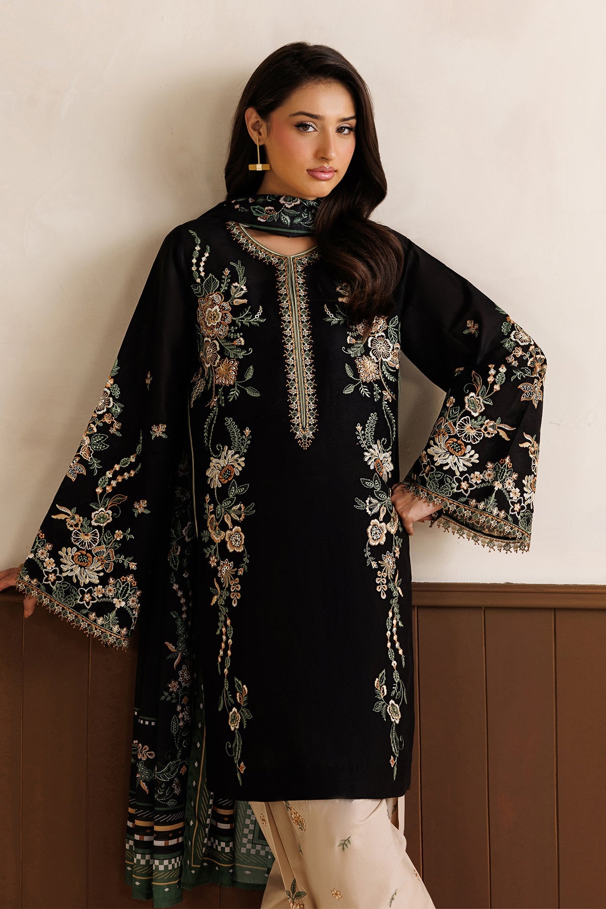 BAROQUE - 3PC DHANAK EMBROIDERED SHIRTEMBROIDERED TROUSER  PRINTED COURTRAI DUPATTA
