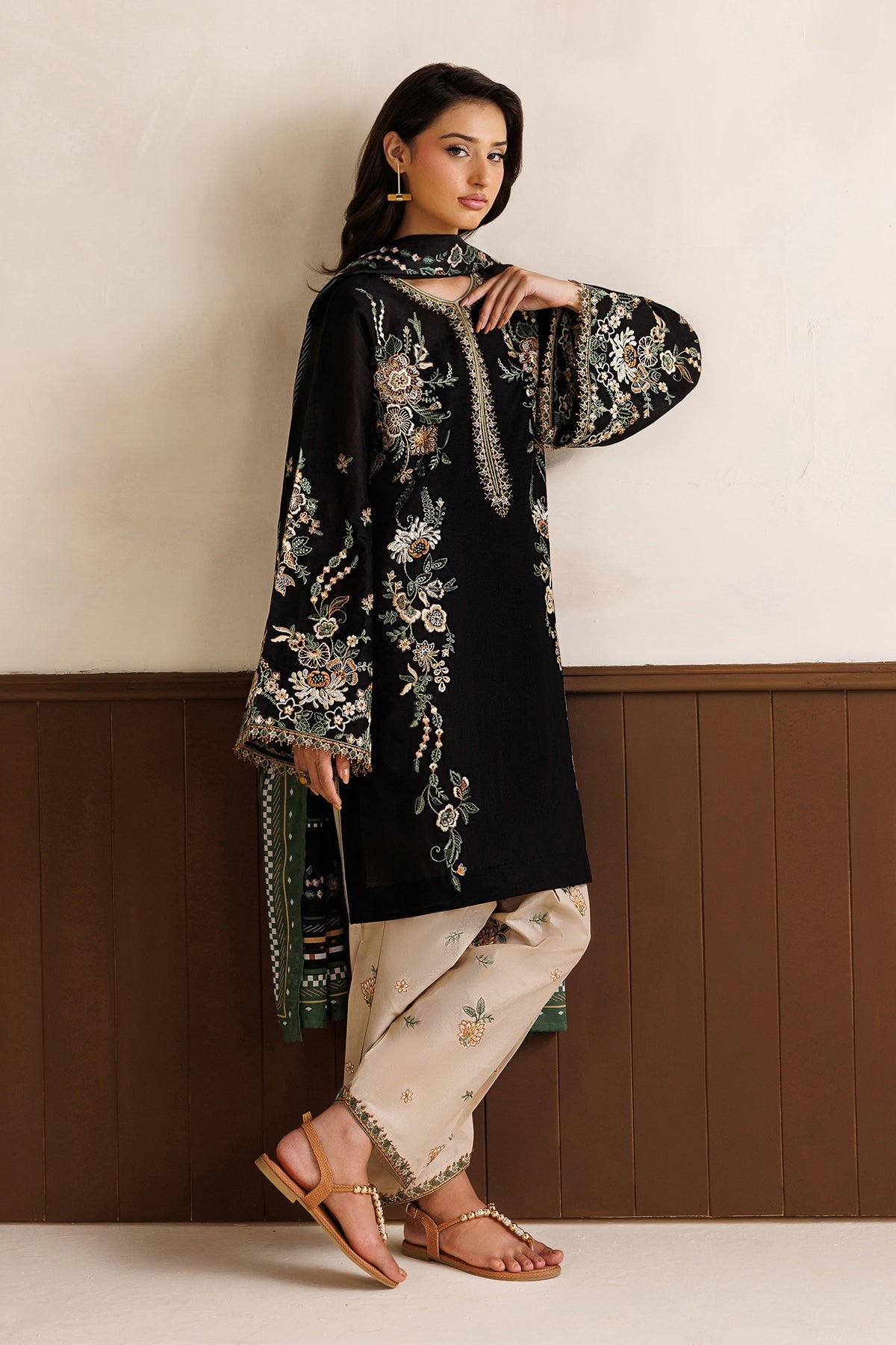 BAROQUE - 3PC DHANAK EMBROIDERED SHIRTEMBROIDERED TROUSER  PRINTED COURTRAI DUPATTA